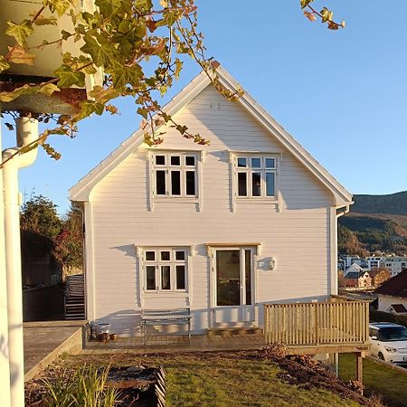 Charming House In Ulsteinvik With Free Parking Βίλα Εξωτερικό φωτογραφία